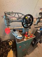 Singer stikmachine voor schoenen en reparatie op zuil, Hobby en Vrije tijd, Naaimachines en Toebehoren, Ophalen, Gebruikt, Singer