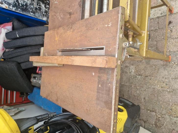 Scheppach hm2 opknapper  zaag vlak verdikte bank, Doe-het-zelf en Verbouw, Gereedschap | Zaagmachines, Gebruikt, Cirkelzaag, 1200 watt of meer