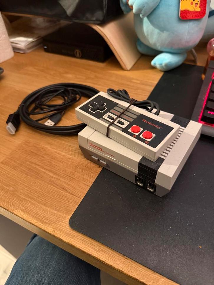 Nintendo Classic Mini NES, Spelcomputers en Games, Spelcomputers | Nintendo NES, Zo goed als nieuw, Met 1 controller, Ophalen of Verzenden
