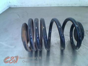 Schroefveer achter van een Opel Vivaro beschikbaar voor biedingen