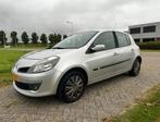 Renault Clio 1.4 16V 72KW Auth 5-DRS E4 2006 Grijs.   Nap✅, Auto's, Renault, Voorwielaandrijving, 4 cilinders, 1200 kg, Handgeschakeld