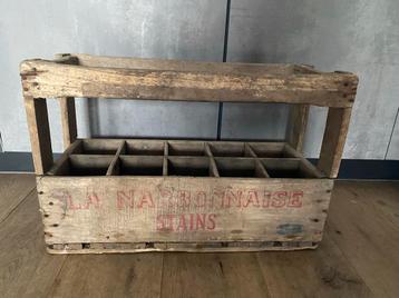 Vintage brocante Houten Flessenkrat gemerkt 10  flessen beschikbaar voor biedingen