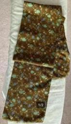 Bruine sjaal, shawl, das, stola met bloemetjes, bloempjes, Ophalen of Verzenden, Zo goed als nieuw, Maat 46/48 (XL) of groter