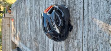 Specialized fietshelm met achterlicht – Maat S (52–57 cm) beschikbaar voor biedingen