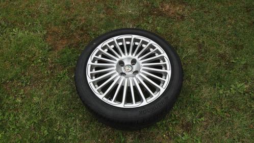 Alfa Romeo Mito alu velgen origineel met zomerbanden 17 inch, Auto-onderdelen, Banden en Velgen, Banden en Velgen, Zomerbanden