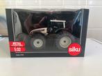 Valtra T191 Dubbellucht Siku, Hobby en Vrije tijd, Modelauto's | 1:32, Ophalen of Verzenden, Zo goed als nieuw, Tractor of Landbouw