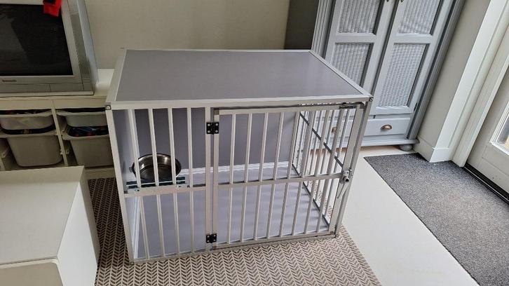 Hundos bench maat L, Dieren en Toebehoren, Hondenbenches, Zo goed als nieuw, Ophalen