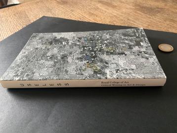 Useless beschikbaar voor biedingen