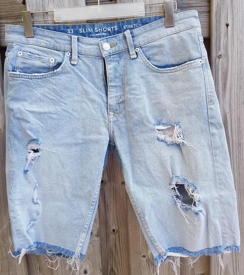 Clockhouse spijkershort met gaten maat 33, Kleding | Heren, Spijkerbroeken en Jeans, Zo goed als nieuw, W33 - W34 (confectie 48/50)
