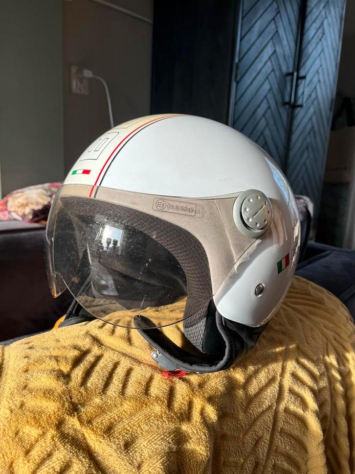 Nette brommerhelm BEON Design maat L, Fietsen en Brommers, Brommerhelmen, Gebruikt, Large, Ophalen of Verzenden