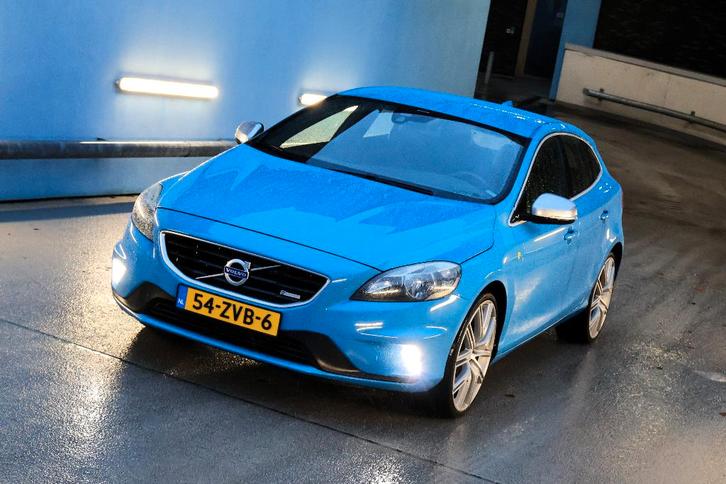 Volvo V40 T3 R-Design | REBEL BLUE | 20" POLESTAR VELGEN, Auto's, Volvo, Particulier, V40, ABS, Achteruitrijcamera, Airbags, Airconditioning