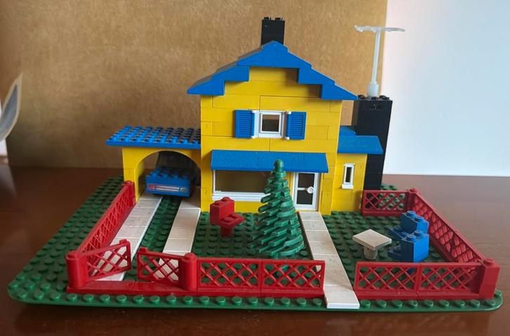 Vintage LEGO 361 Huis met Carport & Auto (1974), Kinderen en Baby's, Speelgoed | Duplo en Lego, Gebruikt, Lego, Complete set, Ophalen of Verzenden