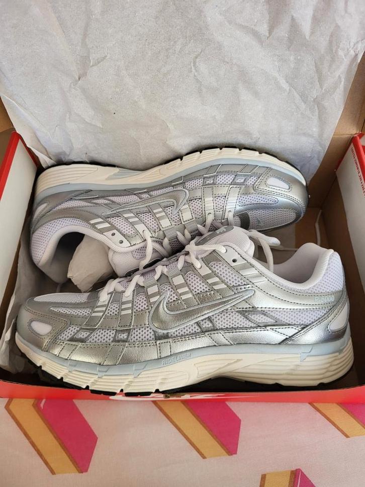 Nieuwe Nike p-6000 sneakers maat 42, Kleding | Dames, Schoenen, Nieuw, Sneakers of Gympen, Overige kleuren, Ophalen of Verzenden