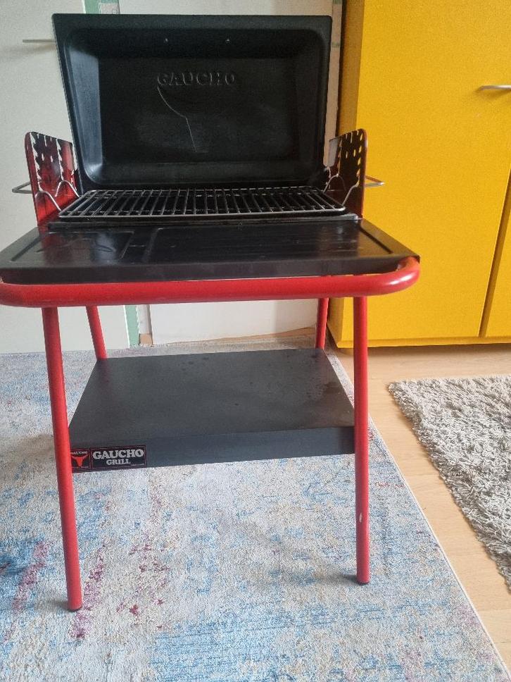 barbecue, Tuin en Terras, Houtskoolbarbecues, Zo goed als nieuw, Met accessoires, Ophalen