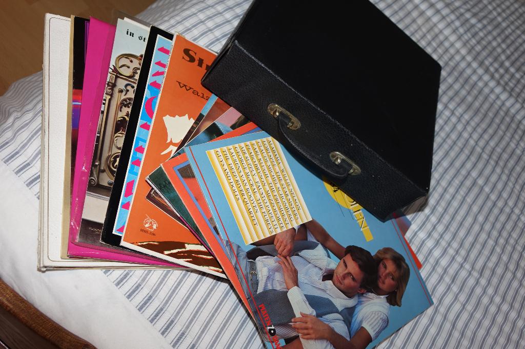 vintage box met aantal lp.s elpees jaren 60, Ophalen of Verzenden, Gebruikt, 12 inch