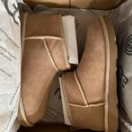 Ugg Uggs kids classic ultra mini maat 35 sand, UGG, Bruin, Lage of Enkellaarzen, Nieuw