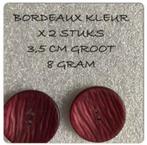 Knopen - 3.5 cm groot x 2 - Bordeaux, Ophalen of Verzenden, Zo goed als nieuw, Knoop of Knopen