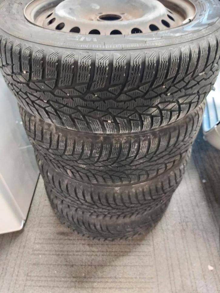 Nokian op velg, Auto-onderdelen, Banden en Velgen, Banden en Velgen, Winterbanden, 16 inch, 195 mm, Ophalen