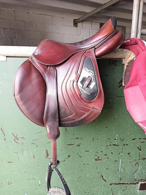 Cwd springzadel 2G carbon 2019, Dieren en Toebehoren, Paarden en Pony's | Zadels, Gebruikt, Springen, Ophalen of Verzenden