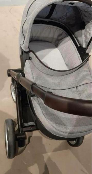 Mooie Kinderwagen van Mutsy beschikbaar voor biedingen
