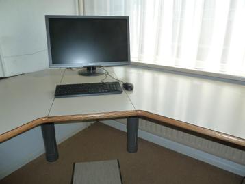 Professioneel hoekbureau / computertafel