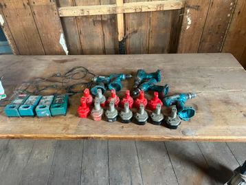 14,4 volt makita 4 schroeftollen en 1 slagboor 13 accu’s beschikbaar voor biedingen