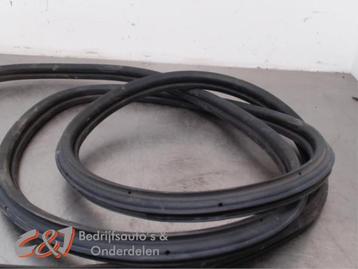 Portierrubber 4Deurs links-voor van een Volkswagen Crafter beschikbaar voor biedingen