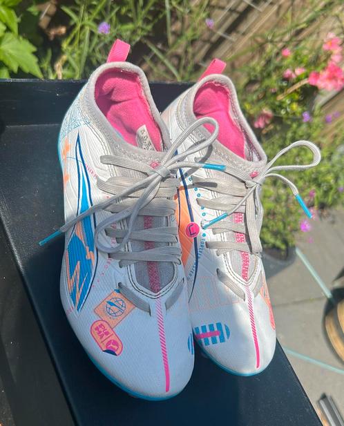 Puma voetbalschoenen maat 36 bijna nieuw!, Sport en Fitness, Voetbal, Zo goed als nieuw, Maat XS of kleiner, Ophalen of Verzenden