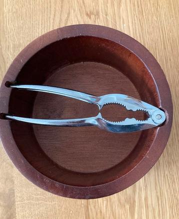 Houten Notenbak met Notenkraker - zo goed als nieuw! beschikbaar voor biedingen
