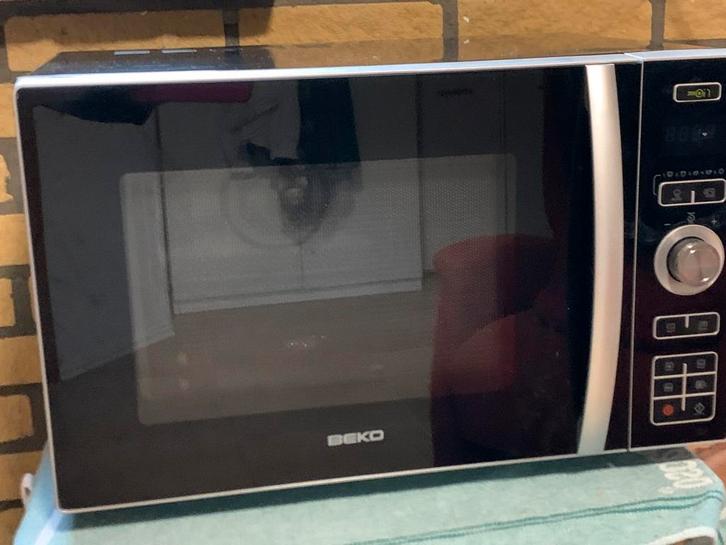 Beko magnetron combi oven/ gril MWC24EF, Witgoed en Apparatuur, Magnetrons, Zo goed als nieuw, Oven, Ophalen of Verzenden