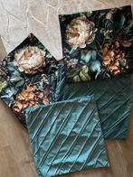 Vier velours kussens petrol met bloemen en zwart, Ophalen of Verzenden, Zwart, Vierkant