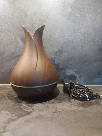 Aroma Diffuser Donkerbruin Hout-look met Licht ZGAN!!! beschikbaar voor biedingen