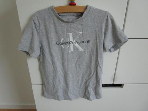 Calvin Klein - grijs shirt maat 104, Kinderen en Baby's, Kinderkleding | Maat 104, Zo goed als nieuw, Jongen, Shirt of Longsleeve