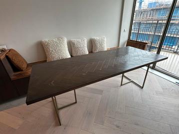 Houten Eettafel - Dutchbone Class Visgraat beschikbaar voor biedingen