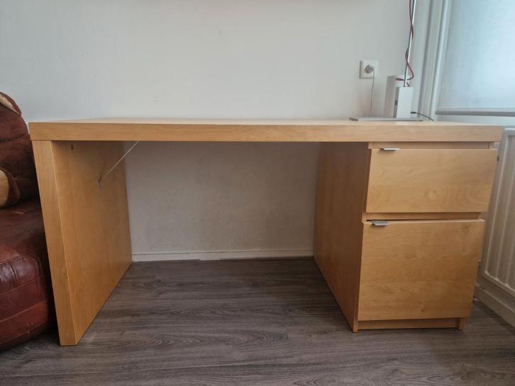 Ikea Malm bureau berkenfineer, Huis en Inrichting, Bureaus, Gebruikt, Bureau, Ophalen