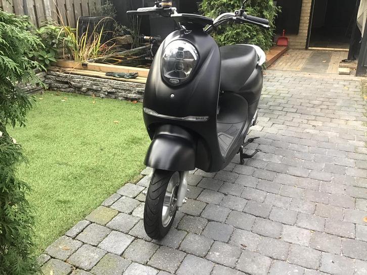 Elektronische snorscooter. Yadea, Fietsen en Brommers, Snorfietsen en Snorscooters, Zo goed als nieuw, Overige merken, Elektrisch