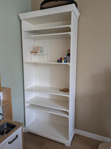 Super leuke boekenkast beschikbaar voor biedingen