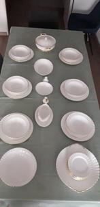 Royal Albert Val D'or Serviesgoed Collectie, Ophalen of Verzenden, Zo goed als nieuw, Overige stijlen, Aardewerk