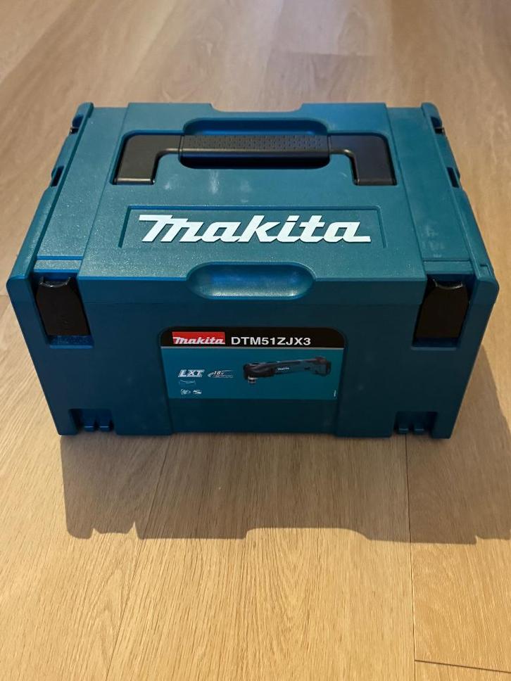 Makita Multitool 18V DTM51ZJX3 Z.G.A.N., Doe-het-zelf en Verbouw, Gereedschap | Handgereedschap, Zo goed als nieuw, Ophalen of Verzenden