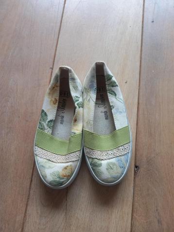 Ballerina stof schoenen EU maat 26-27 beschikbaar voor biedingen