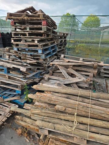 Gratis pallets brandhout palen etc beschikbaar voor biedingen