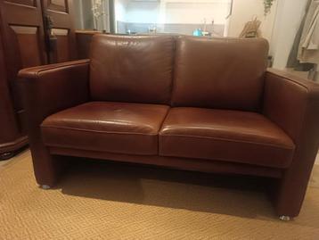 Maxfurn Bruine leren 2-zits bank beschikbaar voor biedingen