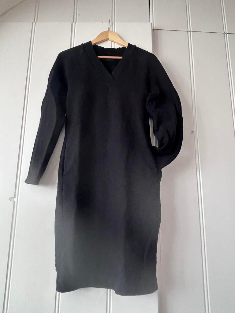 Sweatjurk van Joline Jolink, Kleding | Dames, Jurken, Gedragen, Maat 36 (S), Zwart, Knielengte, Ophalen of Verzenden