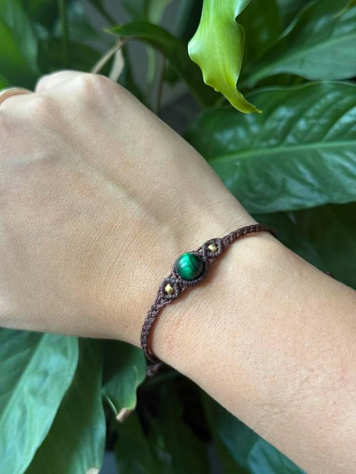 Handgemaakte armband met edelsteen, Sieraden, Tassen en Uiterlijk, Armbanden, Nieuw, Overige materialen, Bruin, Met edelsteen