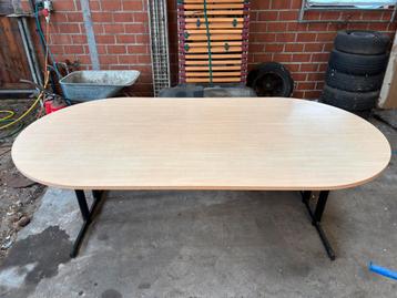 Vergadertafel 240x120cm beschikbaar voor biedingen