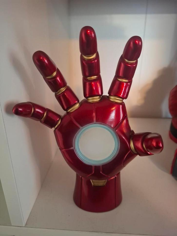 Iron Man Heroic Hands 25cm - Marvel Verzamelobject, Verzamelen, Beelden en Beeldjes, Zo goed als nieuw, Ophalen of Verzenden