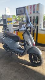 VESPA SPRINT // Nardo Grey, Fietsen en Brommers, Scooters | Vespa, Ophalen, Zo goed als nieuw