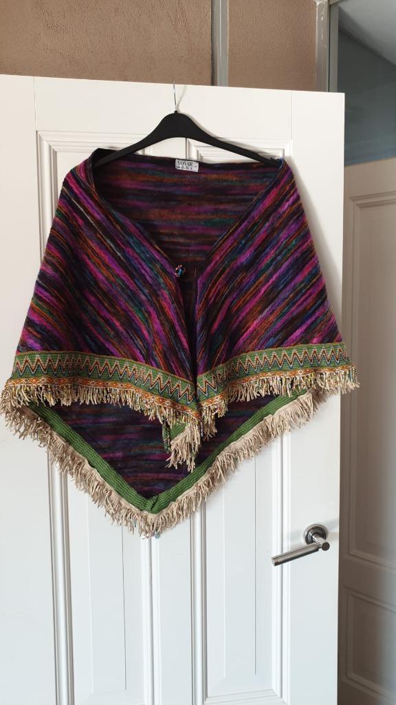 Ibiza shawl/poncho, Kleding | Dames, Mutsen, Sjaals en Handschoenen, Zo goed als nieuw, Sjaal, Maat 42/44 (L), Ophalen of Verzenden