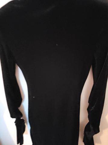 Fluweel jurkje maat S beschikbaar voor biedingen