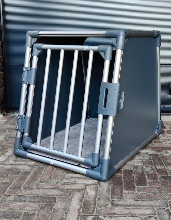 Trixie bench auto hond alu grijs maat M, Dieren en Toebehoren, Transportboxen, Zo goed als nieuw, Ophalen